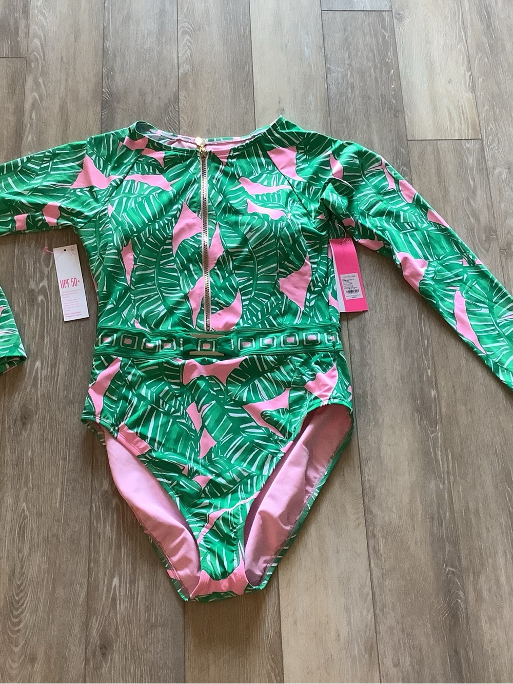 Lilly Pulitzer Toretta Rashguard in Let’s Go Bananas, Size 12 - Picture 2 of 2